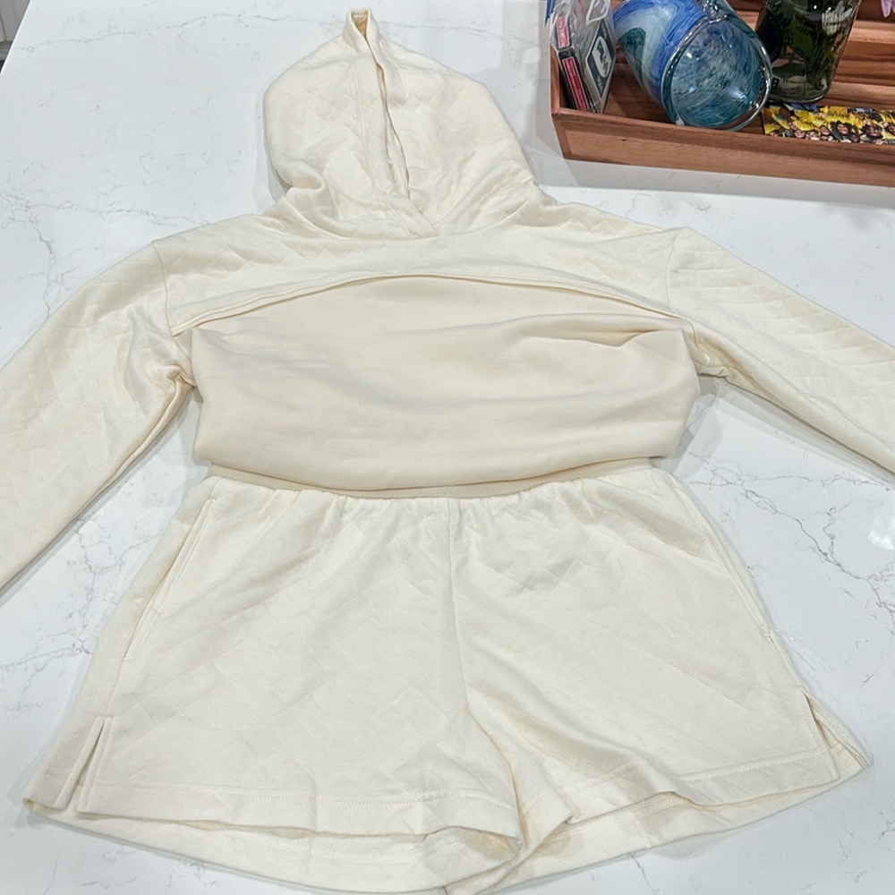 comfy lounge set from danskin. never worn, brand new got for xmas.